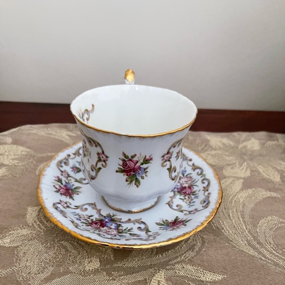 Paragon Antique Series Georgian Teacup & Saucer - Picture 3 of 11